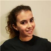 Profesora de danza e instructora de zumba y de Pilates ofrece clases a niños, jovenes y adultos